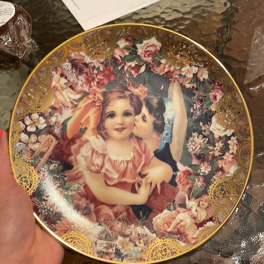 Romantic Victorian Keepsakes Plate collection